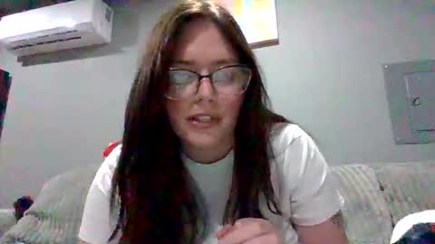 luckygirl96 online show from November 15, 5:20 am
