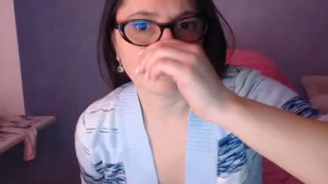 luckylinda23 online show from April 16, 10:01 pm