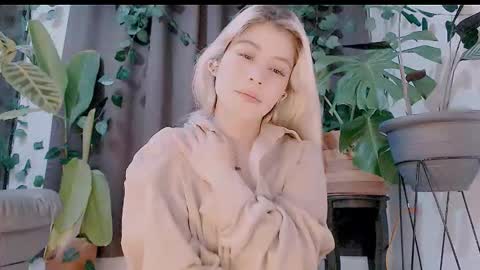 luckysapphire777 online show from October 18, 9:24 am