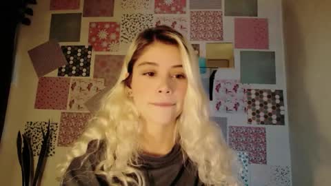 luckysapphire777 online show from November 8, 7:44 am