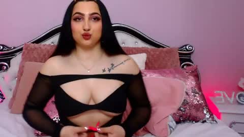 Mia online show from May 25, 5:52 pm