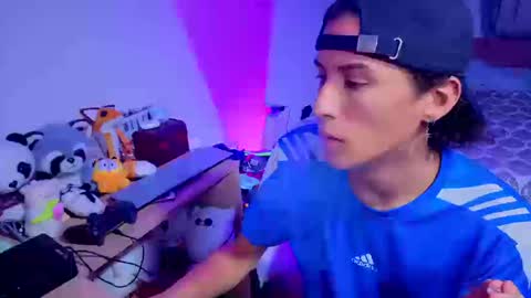 Snapshot of luclawthorne chatting on September 20, 12:24 am Lu Independent Model online show from September 20, 12:24 am