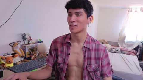 Lu Independent Model online show from March 2, 4:46 pm