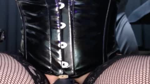 Snapshot of lucretiasissygothic chatting on September 30, 5:18 am lucretiasissygothic online show from September 30, 5:18 am