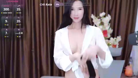 Lucy online show from November 3, 3:29 am