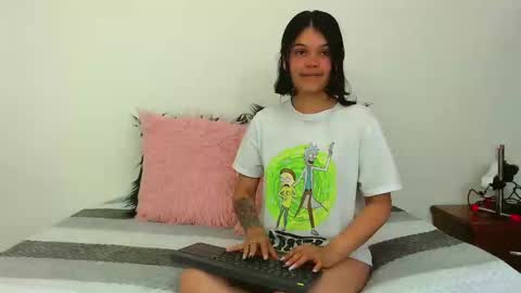 lucy_adams01 online show from January 13, 2:11 pm
