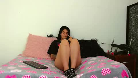 lucy_adams01 online show from February 3, 4:31 pm