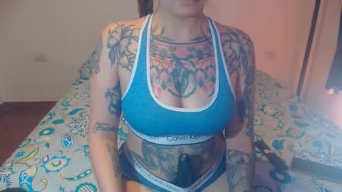 Snapshot of lucy_dreams69 chatting on October 13, 7:27 pm Lucia online show from October 13, 7:27 pm