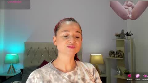 Snapshot of lucy_hot77 chatting on September 23, 9:32 pm Lucia online show from September 23, 9:32 pm