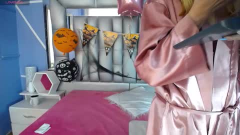  SleepyAbuela online show from October 30, 3:01 pm