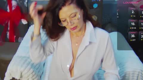 LucyBelli online show from December 21, 2:07 am