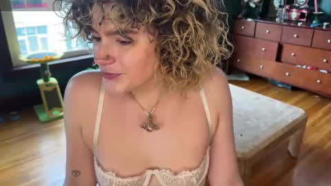 lucydreamsbaby online show from March 5, 12:16 am