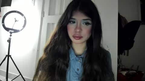 lucyportman online show from June 15, 5:54 am