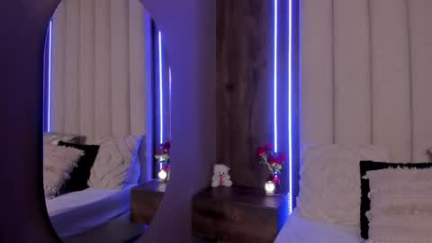 Lucy online show from April 1, 11:45 pm