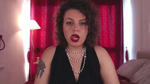 Call me Lucy online show from November 27, 9:28 am