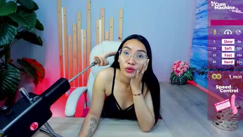 Lucy Liiu online show from September 9, 1:33 pm