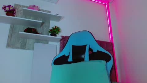 Snapshot of lucyy_start chatting on January 25, 10:39 pm LUCY online show from January 25, 10:39 pm