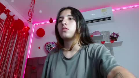 Snapshot of lucyy_start chatting on February 22, 4:40 pm LUCY online show from February 22, 4:40 pm