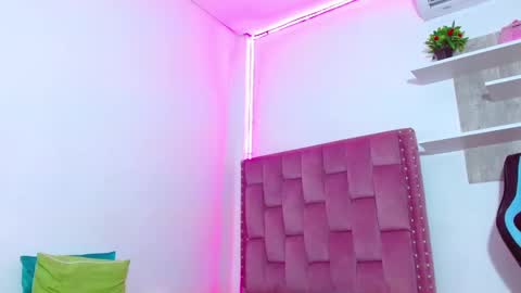 Snapshot of lucyy_start chatting on February 27, 1:41 am LUCY online show from February 27, 1:41 am