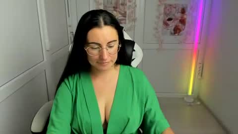Lucy online show from July 28, 12:48 pm