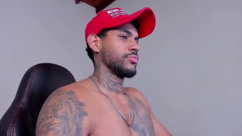 Luigi Vitale online show from December 5, 2:11 am