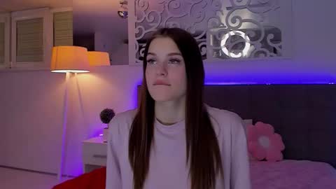 LuisaClover online show from April 11, 7:51 pm