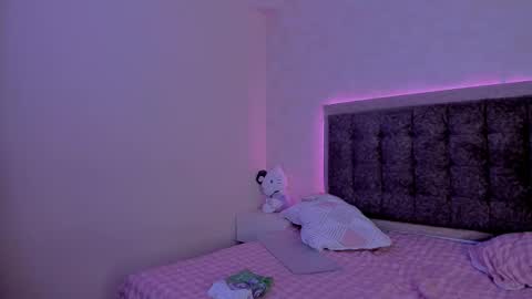 Luisa Giraldo online show from November 12, 9:33 am