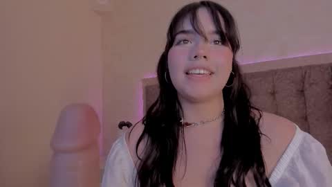 Snapshot of luisagiraldo_ chatting on October 10, 3:18 pm Luisa Giraldo online show from October 10, 3:18 pm