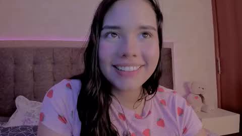 Snapshot of luisagiraldo_ chatting on October 9, 3:17 pm Luisa Giraldo online show from October 9, 3:17 pm