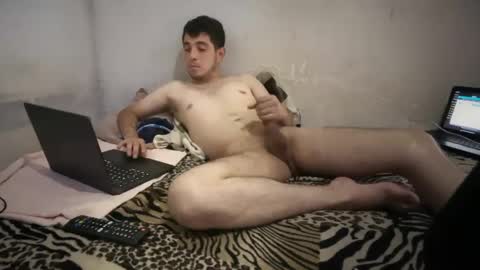 Snapshot of luisangel_27 chatting on October 7, 7:37 am luisangel_27 online show from October 7, 7:37 am