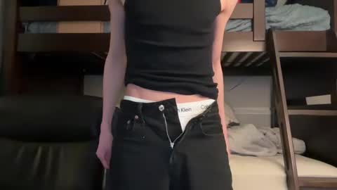 Snapshot of luisapolonio chatting on February 1, 3:41 am Luis online show from February 1, 3:41 am