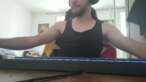 lukasschoetz online show from June 3, 9:23 am