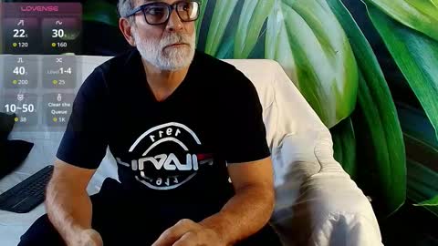 Luke Crews online show from January 11, 6:47 pm