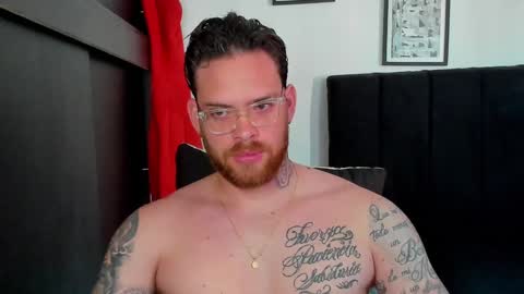 Snapshot of lukeglanton17 chatting on January 5, 7:28 pm Luke online show from January 5, 7:28 pm