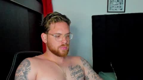 Snapshot of lukeglanton17 chatting on January 5, 10:29 pm Luke online show from January 5, 10:29 pm