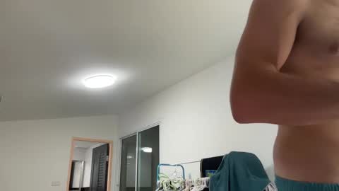 MR. Luke Gunn online show from January 9, 2:22 am