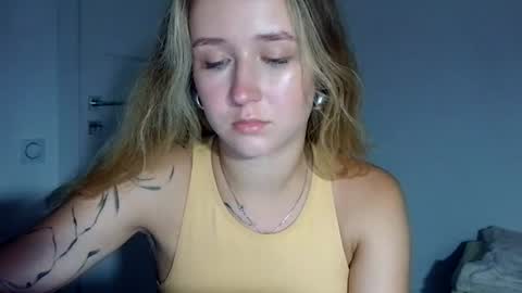 Lulu Baby18 online show from July 27, 8:06 pm