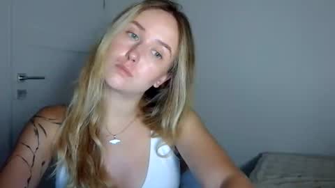Lulu Baby18 online show from August 3, 6:25 pm