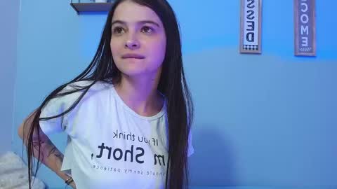 Snapshot of lulu_cm chatting on September 30, 6:13 am lulu_cm online show from September 30, 6:13 am