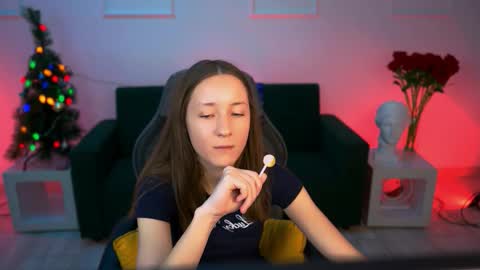 Lu online show from December 15, 2:57 pm