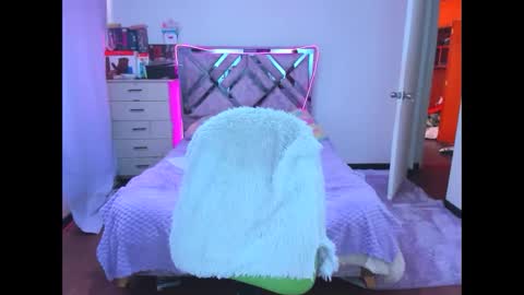 luna_analya online show from October 23, 2:18 pm