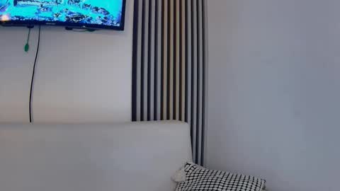 luna and banji online show from November 19, 5:45 pm