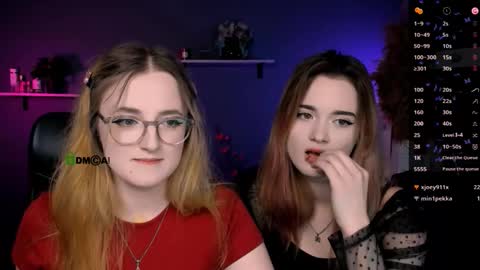 luna_berryy online show from October 15, 1:34 pm