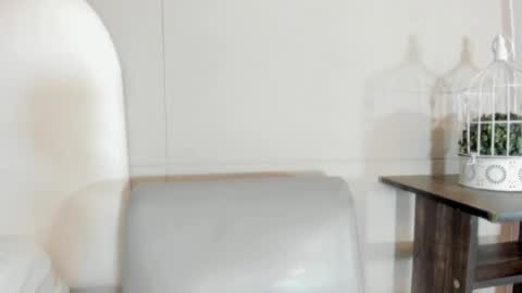 ..Luna.. online show from April 9, 12:33 pm