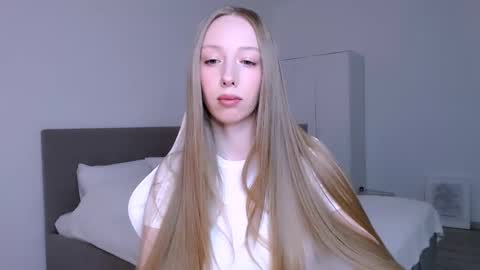 Luna online show from February 3, 8:24 pm