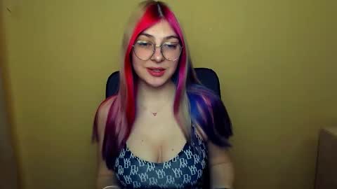 Snapshot of luna_lush_ chatting on March 4, 7:41 am Luna online show from March 4, 7:41 am