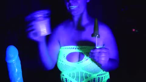 luna_moth123 online show from July 19, 2:03 am