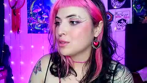 Snapshot of luna_ray420 chatting on February 24, 6:27 am MISS LUNA  online show from February 24, 6:27 am