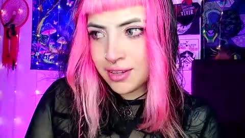 Snapshot of luna_ray420 chatting on March 6, 12:21 am MISS LUNA  online show from March 6, 12:21 am
