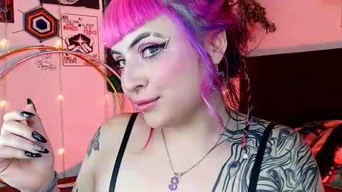 Snapshot of luna_ray420 chatting on January 23, 5:56 am MISS LUNA  online show from January 23, 5:56 am